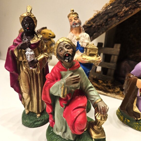 Vintage 15-piece, Nativity scene marked "Italy" (with creche) - Picture 8 of 14